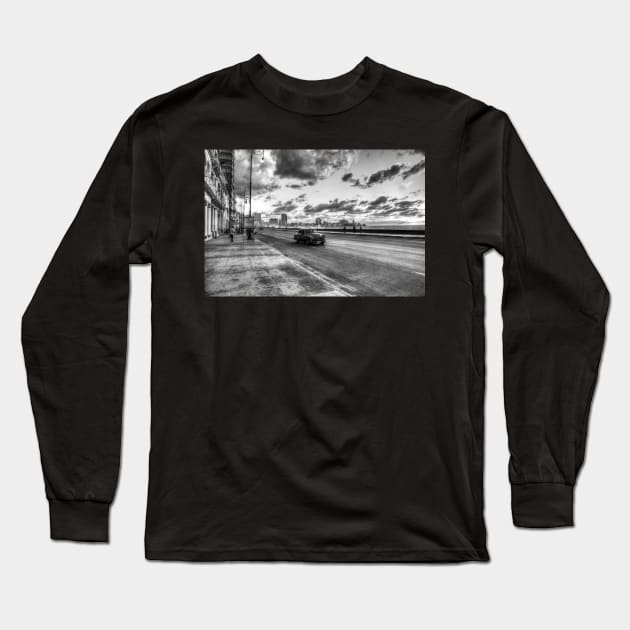 The Malecon, Black And White, Havana, Cuba Long Sleeve T-Shirt by tommysphotos